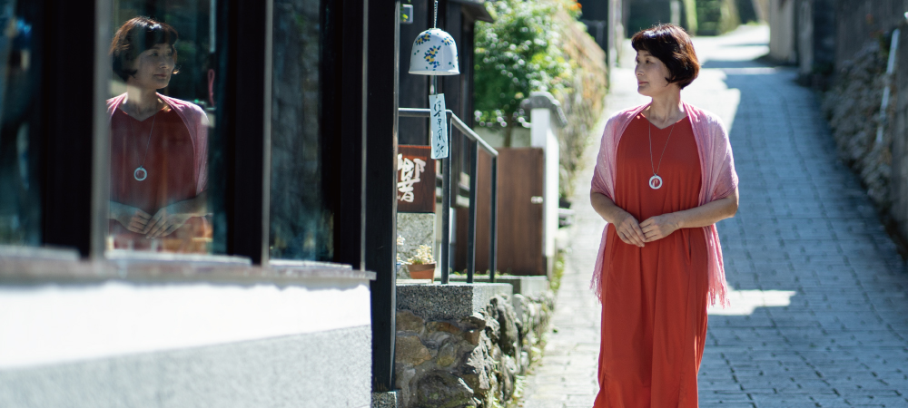 伊万里焼　ペンダントルーペ 着用イメージ